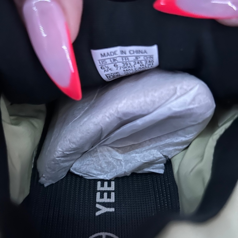 Adidas - Picture 4 of 4